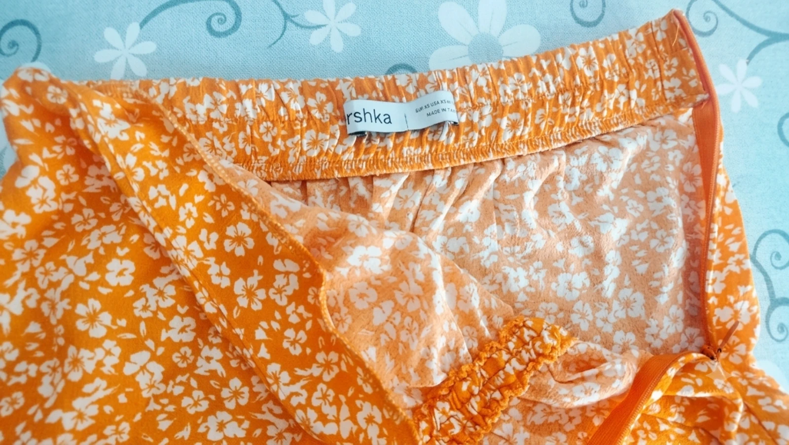 Mini saia estampada Bershka amarrada/franzida - Tamanho XS – photo 3